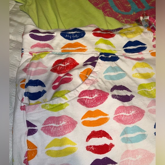 Victoria’s Secret Sleep Set Pucker Up - Picture 9 of 15